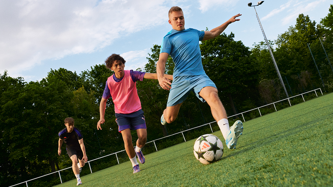 Intersport mağazalarından ve online mağaza www.intersport.com.tr’den tek seferde yapılacak peşin veya taksitli 3.000 TL ve üzeri alışverişe 300 TL Worldpuan kazanma fırsatını kaçırmayın!