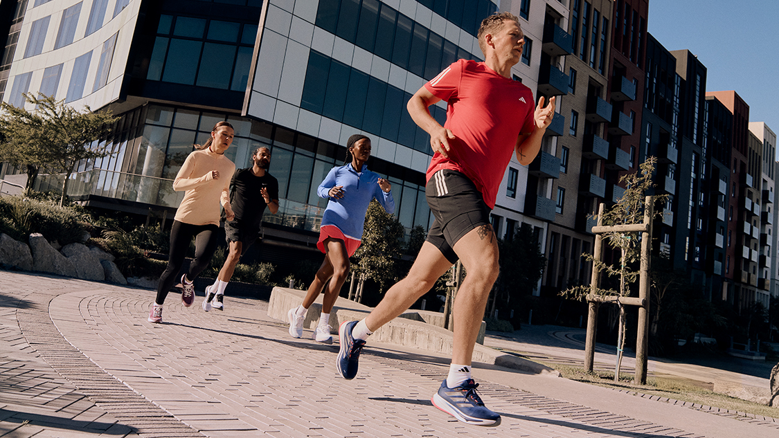 Intersport mağazalarından ve www.intersport.com.tr’den tek seferde yapılacak peşin veya taksitli 4.000 TL ve üzeri alışverişe 500 TL Worldpuan kazanma fırsatını kaçırmayın!